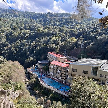 Hotel Y Aguas Termales De Чіґнауапан Екстер'єр фото