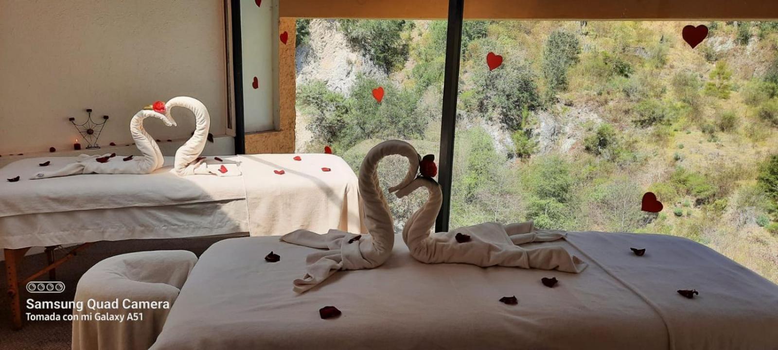 Hotel Y Aguas Termales De Чіґнауапан Екстер'єр фото